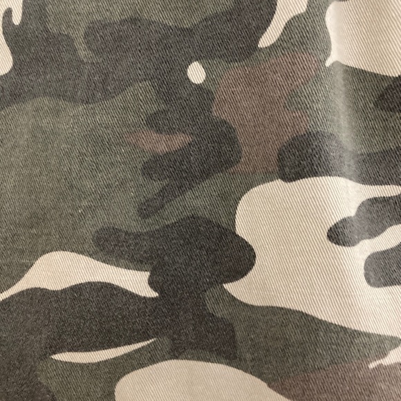 Missguided camo jacket size 2 - Picture 6 of 10